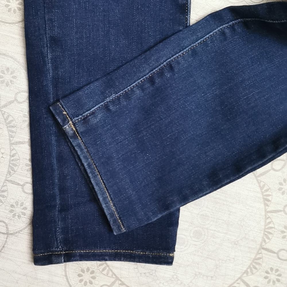 NWOT Uniqlo Blue Jeans - Picture 6 of 7